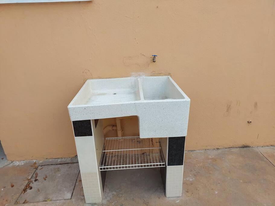 Apartamento 12 Con Dos Camas , A 200 Mts Del Vado Del Rio , Cerca Del Centro De Gobierno , Internet De Alta Velocidad 埃莫西约 外观 照片