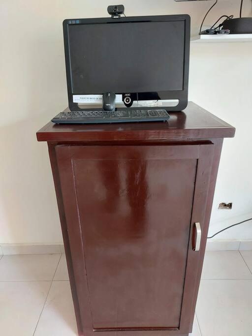 Apartamento 12 Con Dos Camas , A 200 Mts Del Vado Del Rio , Cerca Del Centro De Gobierno , Internet De Alta Velocidad 埃莫西约 外观 照片