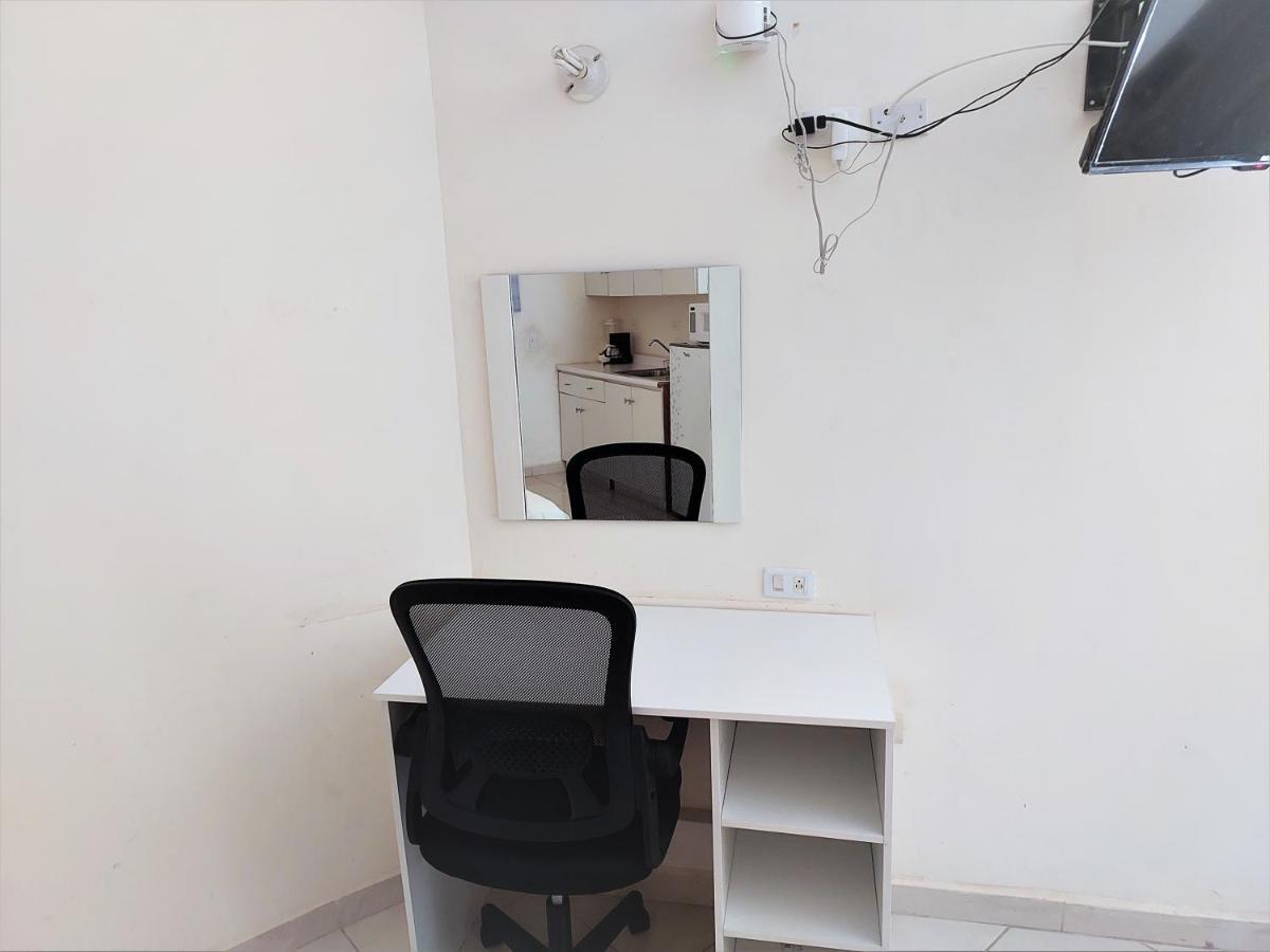 Apartamento 12 Con Dos Camas , A 200 Mts Del Vado Del Rio , Cerca Del Centro De Gobierno , Internet De Alta Velocidad 埃莫西约 外观 照片